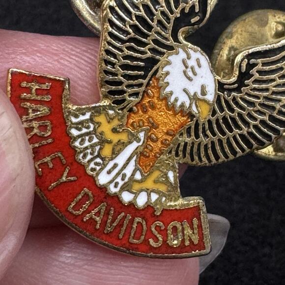 Harley Davidson Motorcycles Eagle Wings Gold Tone Hat Lapel Pin - Picture 4 of 5